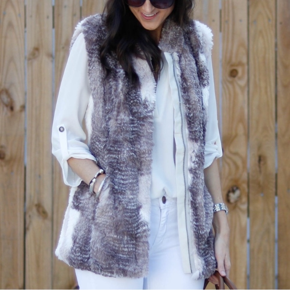 Cabi Aspen Faux Fur Vest Size Medium - Picture 2 of 16